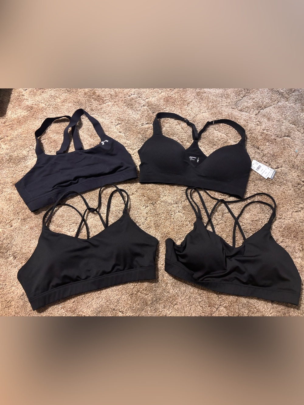 Women’s sport bra lot